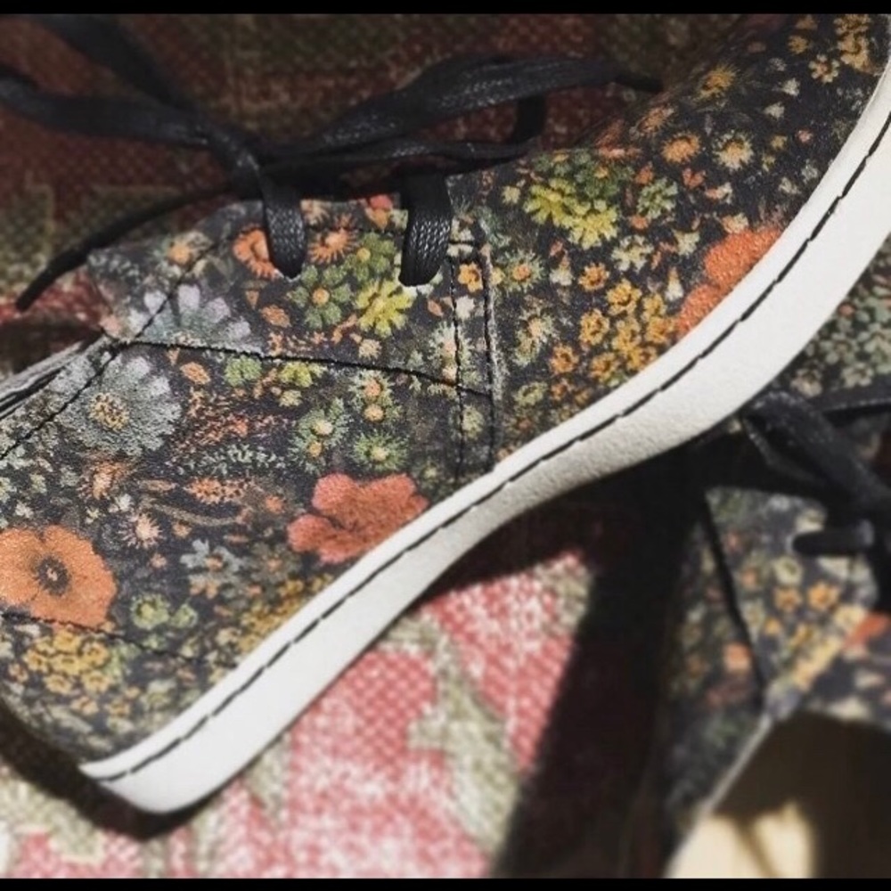 NWOT Hush Puppies Hi Tops